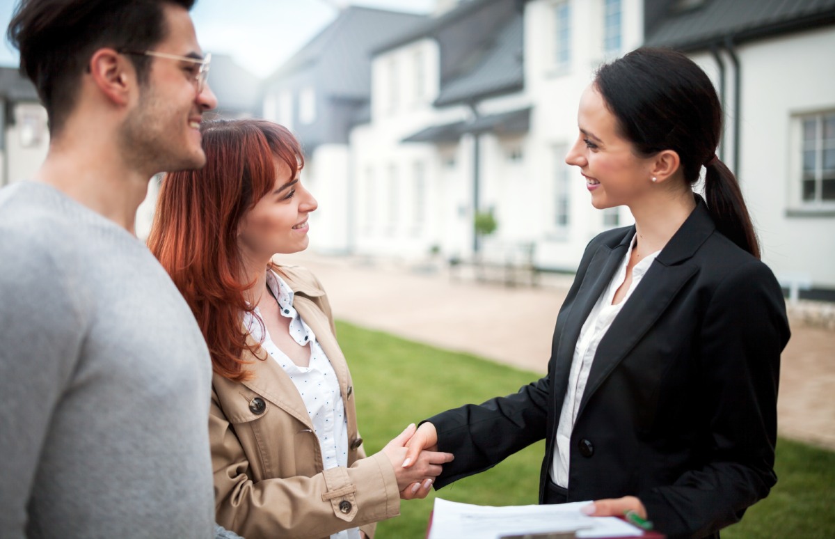 6 Reasons You Should Hire a Residential Real Estate Attorney to Sell Your House